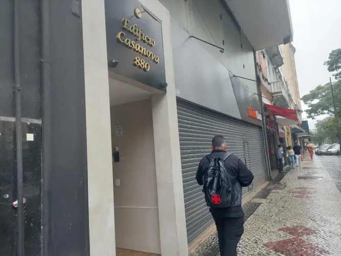 Apto Centro, fino trato, local nobre, Rua do Imperador, excelente preço - Petrópolis - RJ