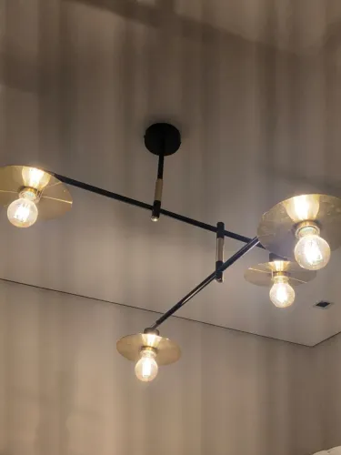Lustre Tok Stok Moderno ja com as lâmpadas fácil instalação