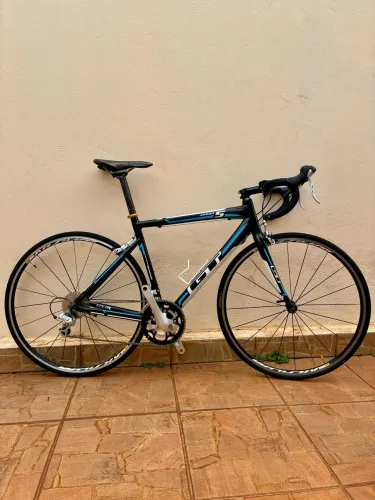 Bicicleta speed GT 