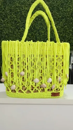 Bolsa de praia de crochê e palha