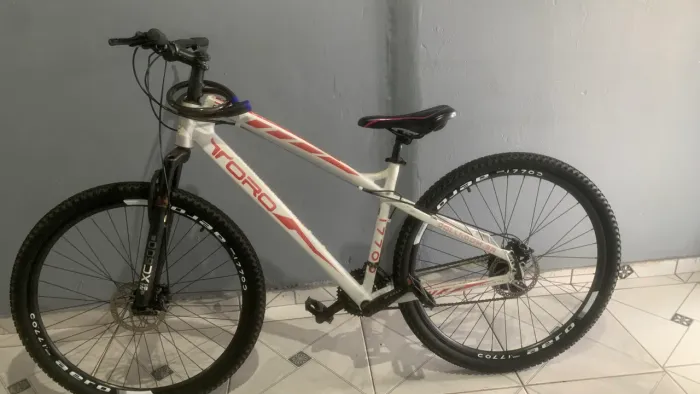 Bicicleta Colli Toro Aro 29 - Alumínio / Freio a Disco (Ótimo Estado)