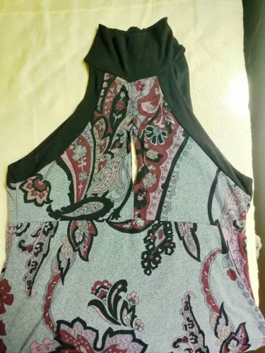 Vestido com Estampa Paisley - Decote Trapézio Tam M