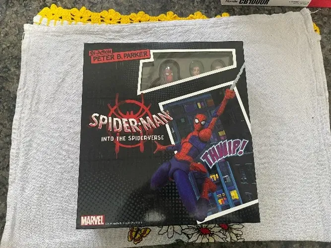 Spider-verse Peter B. Parker Mafex Original
