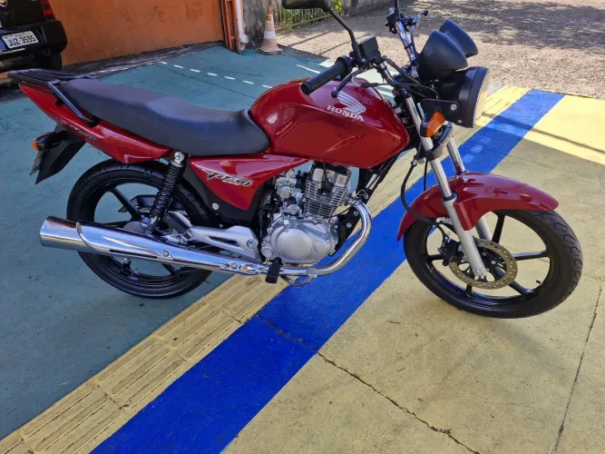 Super conservada, pneus novos relação nova motor novo 