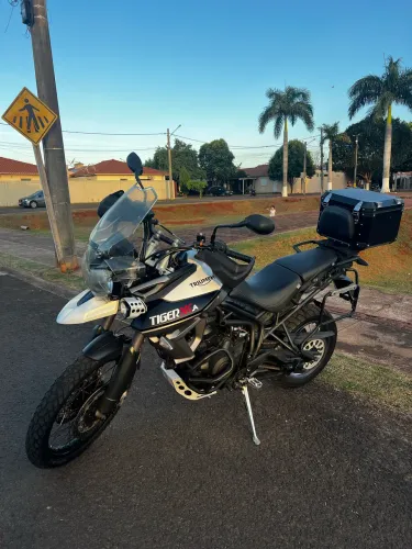 Triumph Tiger 800 XCA 2016 - Impecável