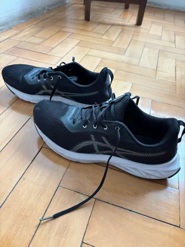 Tênis Asics preto 43