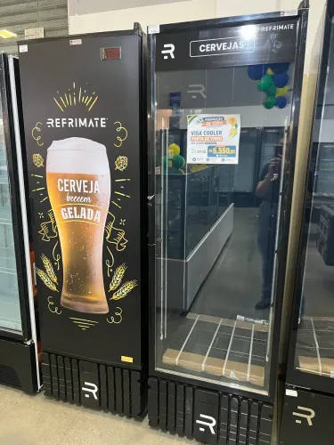 Cervejeira expositora 570L total black - temperatura -7.5c - pronta entrega
