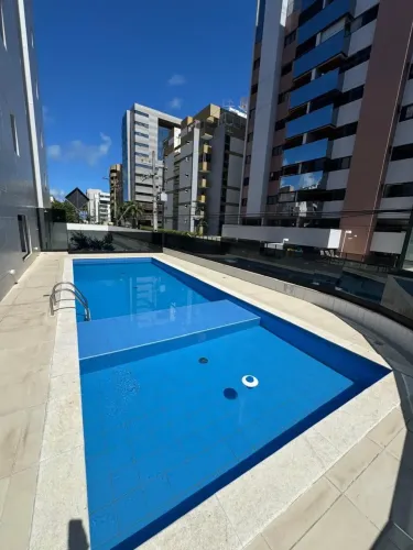 Alugo Ótimo Apto de 3 quartos semi mobiliado na 1° quadra da Praia de Ponta Verde