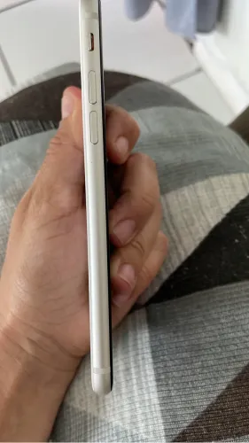 iPhone SE 3 geração 2022