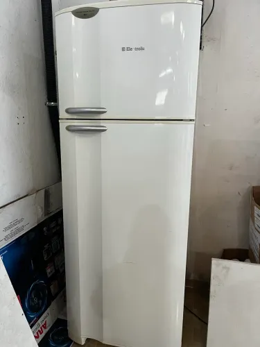 Geladeira Frost Free Electrolux 470L