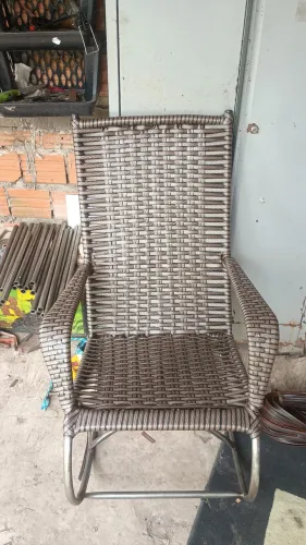 CADEIRA DE BALANÇO $230