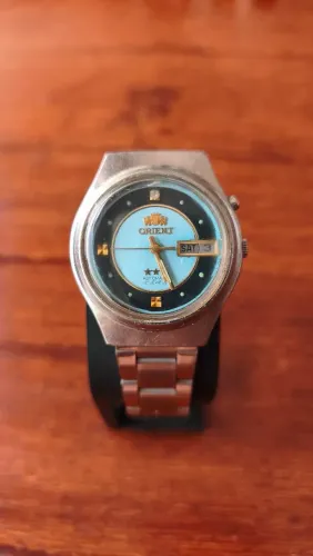 RELÓGIO ORIENT AUTOMÁTICO VINTAGE PRETO COM O CENTRO AZUL CLARO