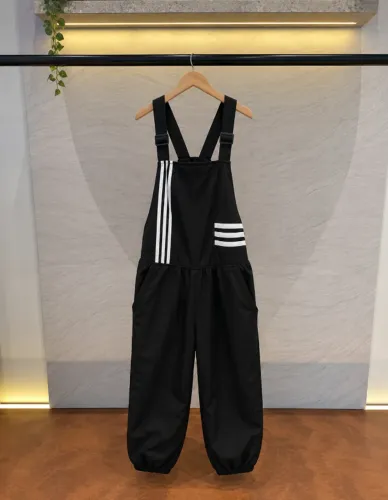macacão adidas