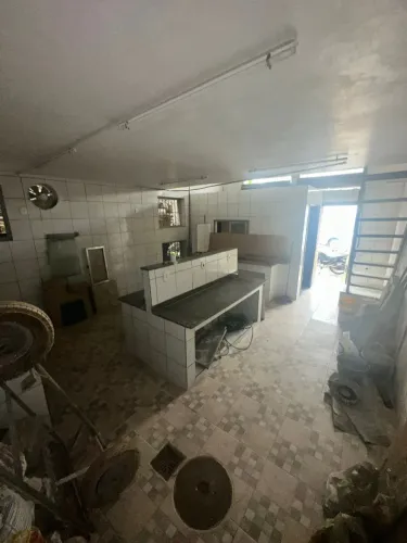 Ponto comercial/Loja/Box para aluguel possui 188 metros quadrados em Ponta D'Areia - Niter