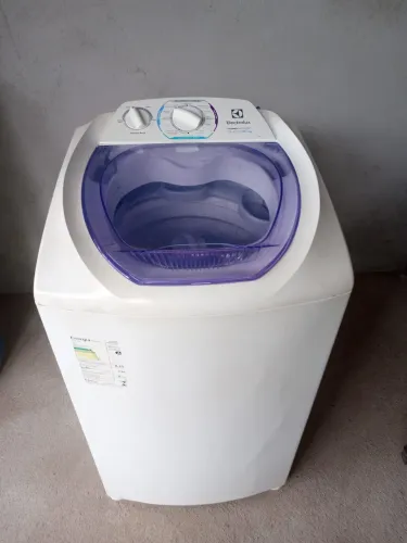 Venda de uma máquina Eletrolux 8 kg funcionando 
