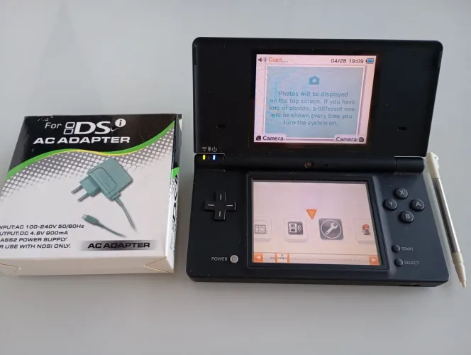 Console Nintendo DS Completo Bloqueado.