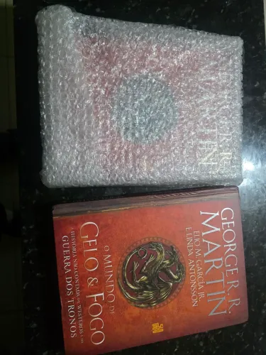 O Mundo de Gelo & Fogo - George R R Martins LACRADO