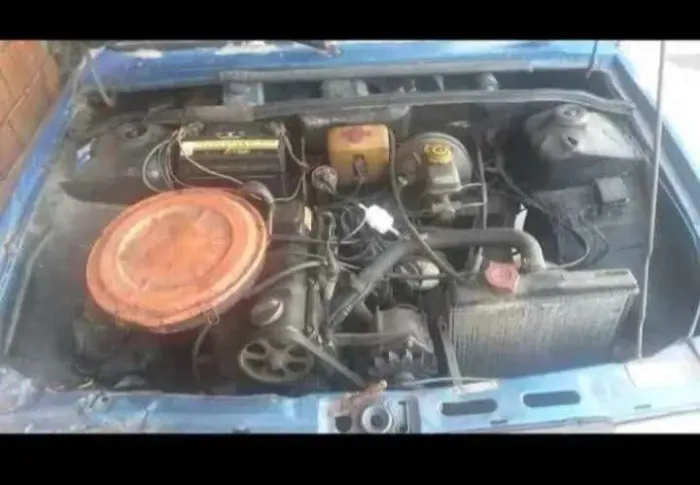 Motor de carro voyage 1.6 antigo 