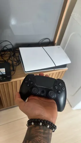 PlayStation 5 Slim 825GB 1 Controle 2 Jogos
