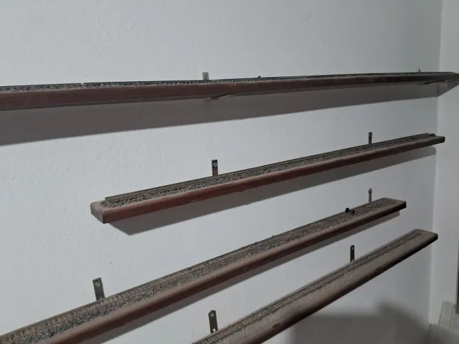 Prateleira expositor ferromodelismo HO