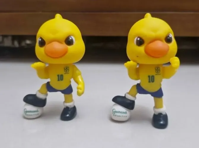 Vintage - mascote seleção brasileira  - Pistola - Guaraná Antártica - 2 unidades
