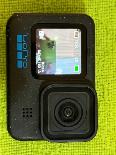 GoPro Hero 12 Black - 7 meses de uso 