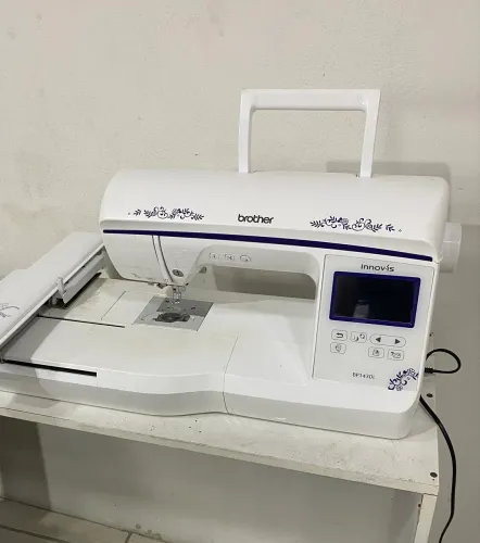 Máquina de bordar brother 1430L