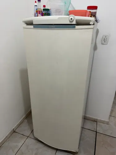 Geladeira Quebra galho 