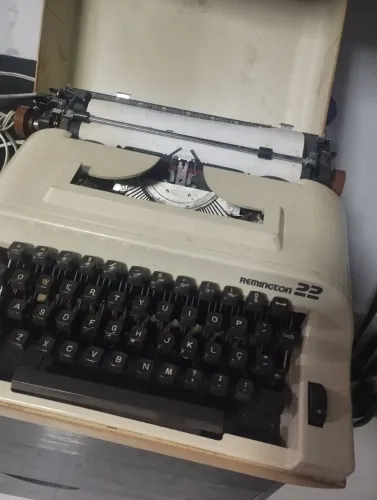Máquina de escrever Remington 22