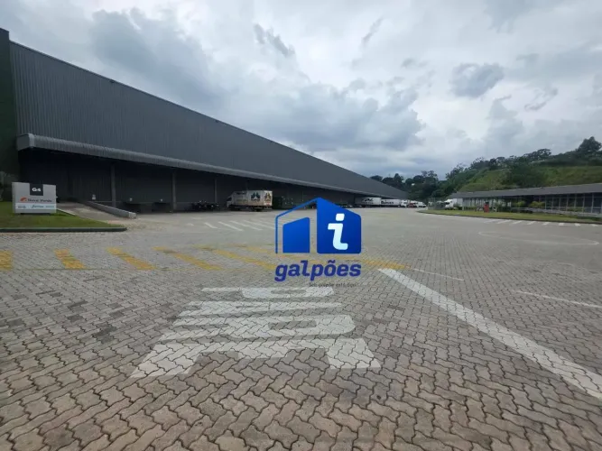Galpão Logístico com 1.646 m² próximo da CEASA em Contagem/MG