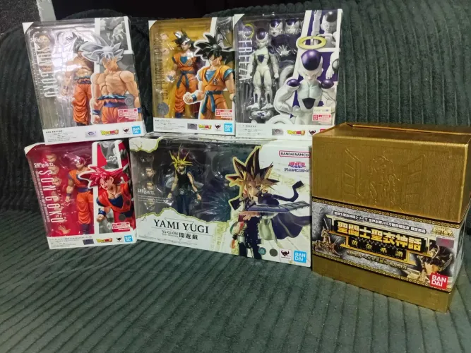 Lote de bonecos Sh figuarts bandai ( leia o anúncio )