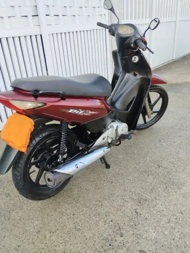 Oportunidade! Moto conservada e econômica !
