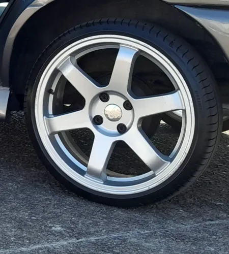 Rodas Scorro Te 37 aro 18 furação 4x108