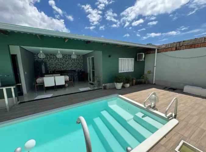 Casa térrea no Bosque Tarumã, 2 suítes, escritório, piscina, edícula. Completa