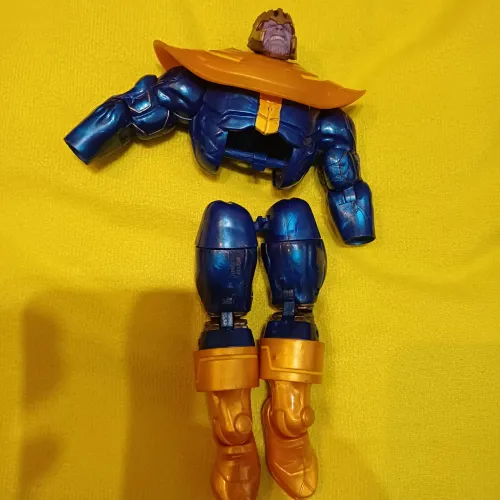 Boneco do Thanos