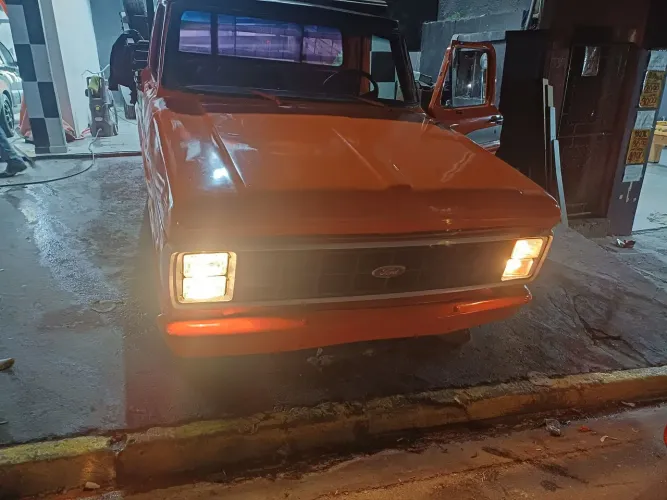 Ford F-1000 S. S. Diesel / S.s. Diesel Turbo 1985