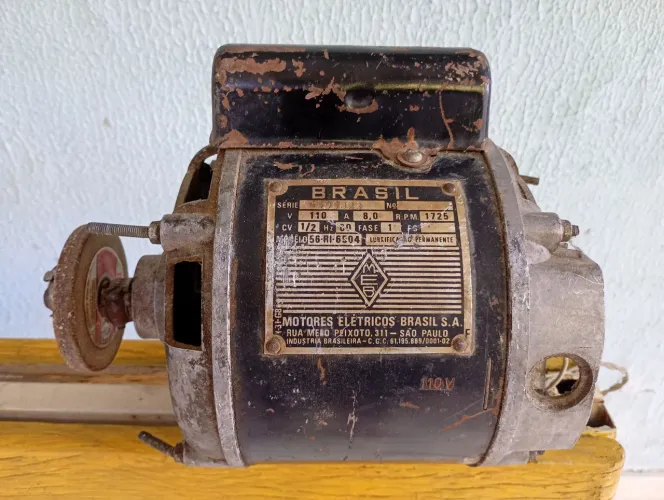 Vendo Motor Elétrico 1/2 CV - 110V - Funcionando