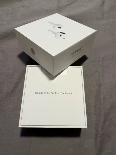 AIRPODS 4 com cancelamento de ruído