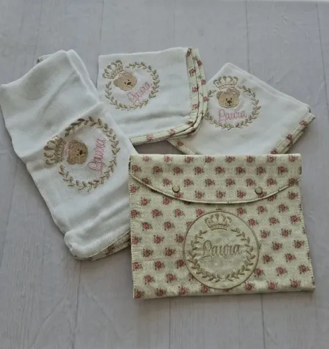 Conjunto floral personalizado Laura