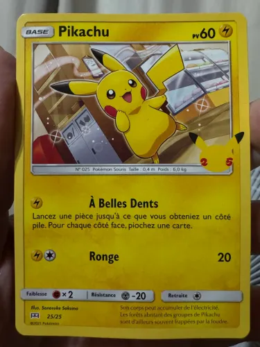 Carta Pokémon Pikachu 25/25 Coleção McDonalds Celebrações