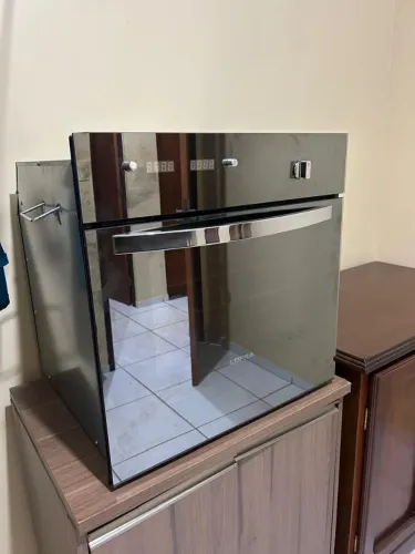 Vende-se esse forno novo