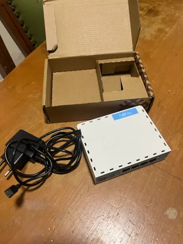 Roteador Mikrotik RB941-2ND (novo)