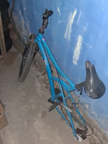 Quadro Bicicleta, quase montada, ta no precinho...
