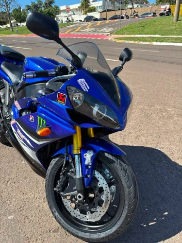 R100