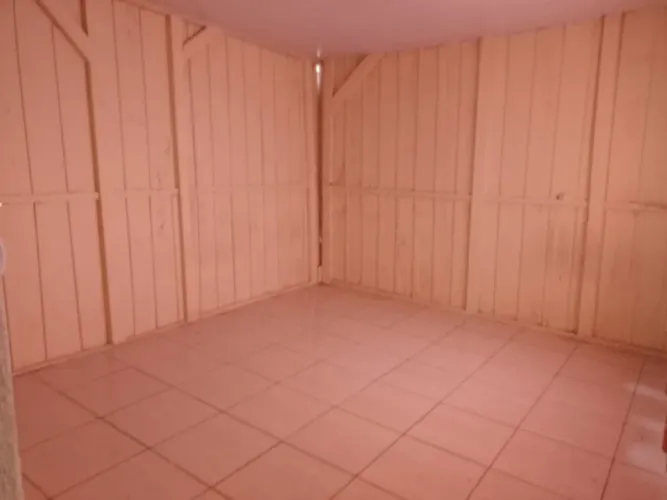 Alugo Meia Casa pequena