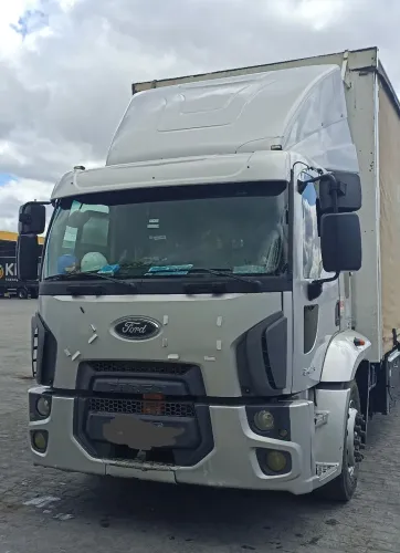 Ford Cargo 2423