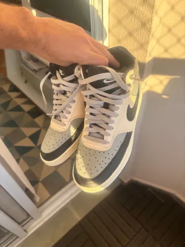Tênis Nike cinza cano alto tamanho 40