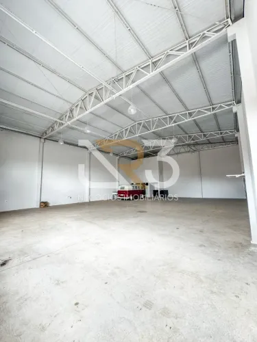 Galpão para locação com 300 m² a uma quadra do Terminal Urbano no Centro de Londrina