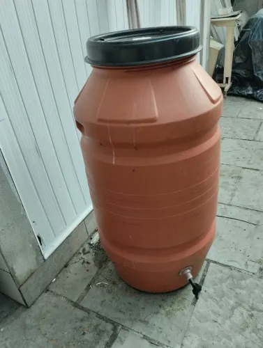 Tambor com torneira
