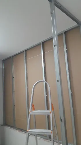 Gesso e pinturas